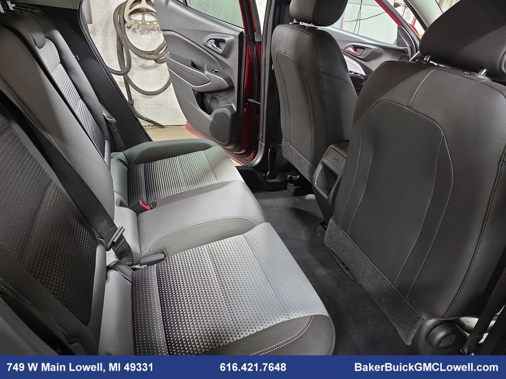 Used 2025 Chevrolet Trax LT w/ LT Convenience Package image 11