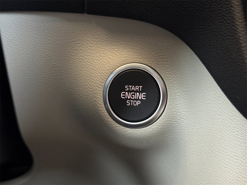 New 2026 Volvo XC40 B5 Plus w/ Protection Package Premier image 21