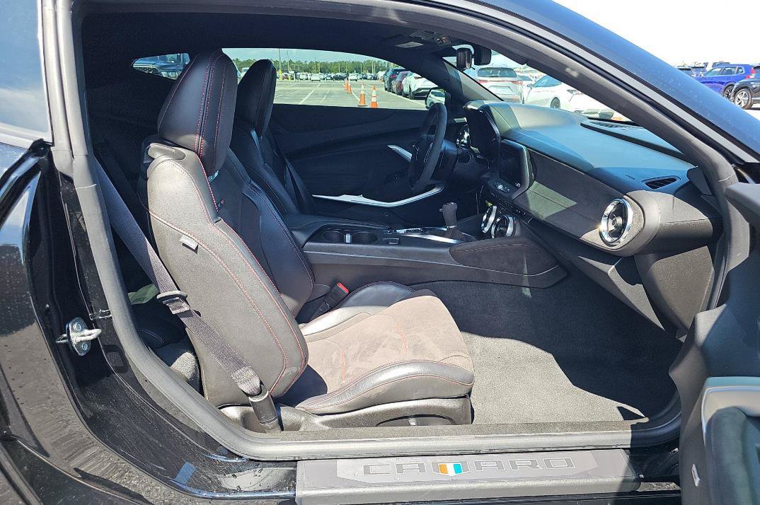 Used 2022 Chevrolet Camaro ZL1 RWD image 8