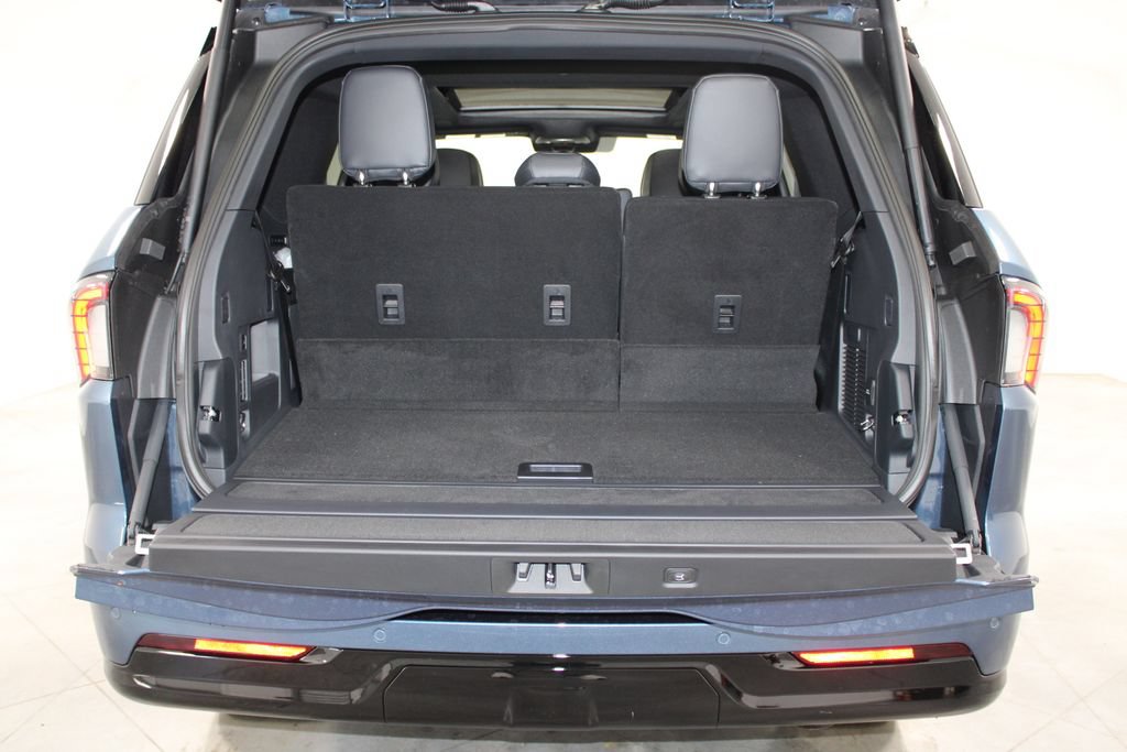 New 2027 Lincoln Navigator Reserve w/ Jet Appearance Package AWD/4WD image 34