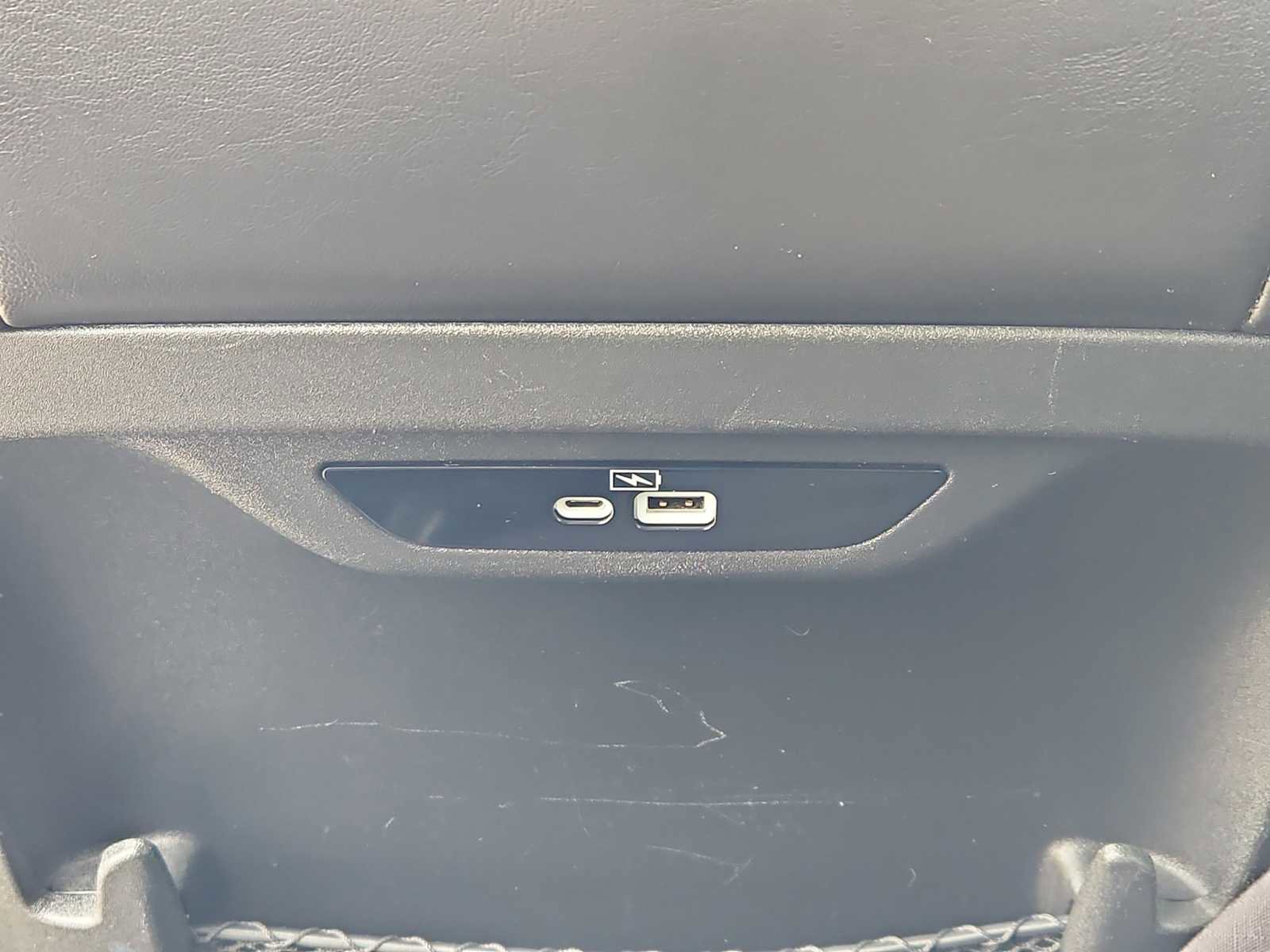 Used 2024 Chrysler Pacifica Premium image 23