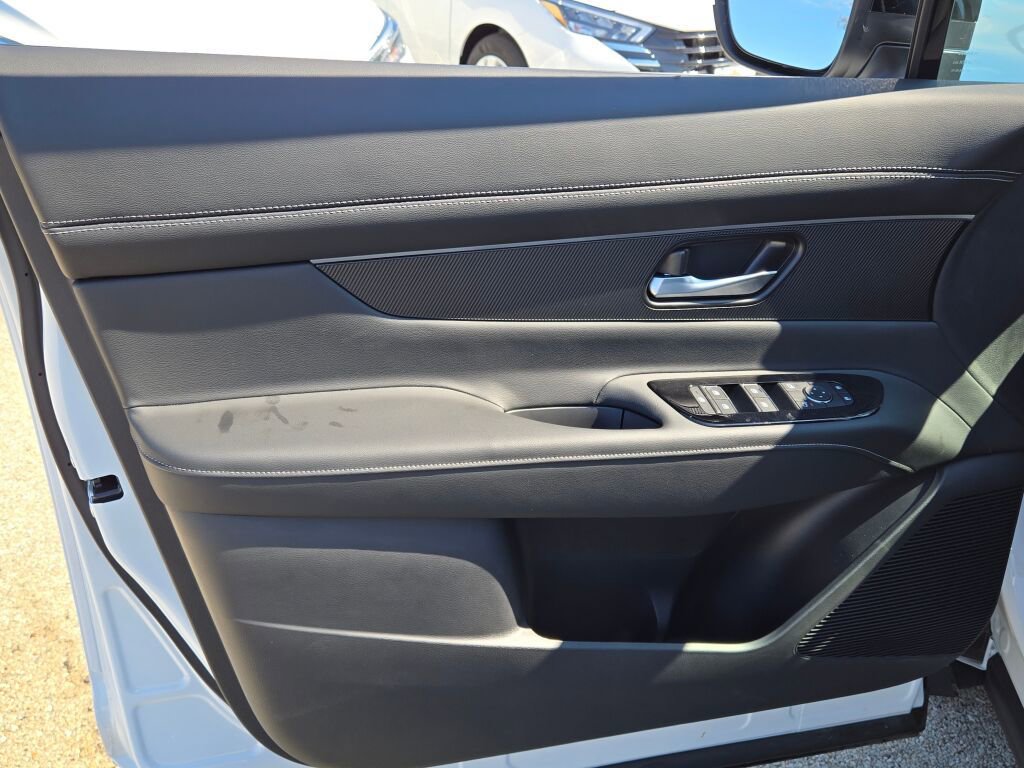 Used 2025 Nissan Murano SV w/ Cargo Package AWD/4WD image 23