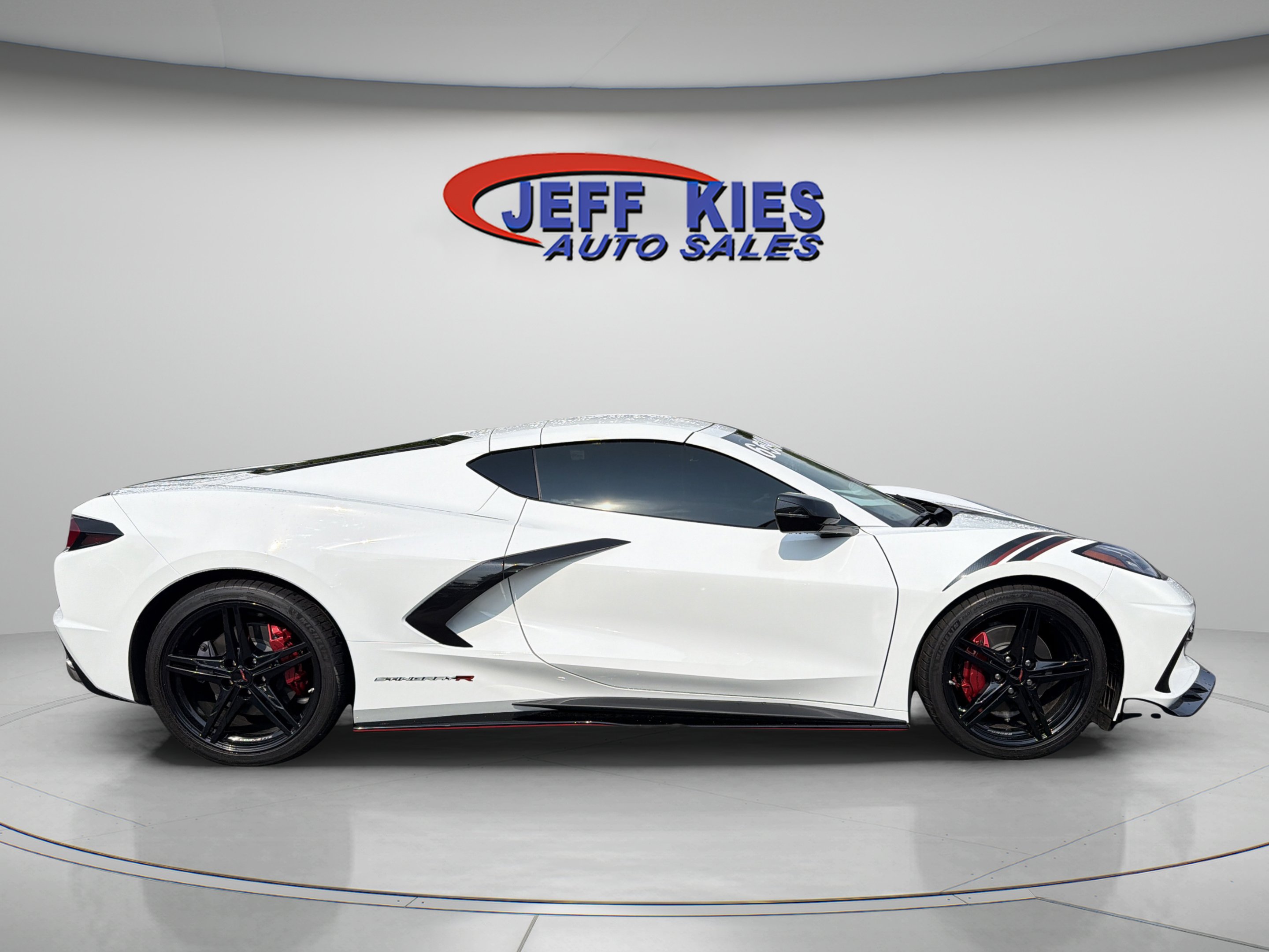 Used 2025 Chevrolet Corvette Stingray Coupe RWD image 4
