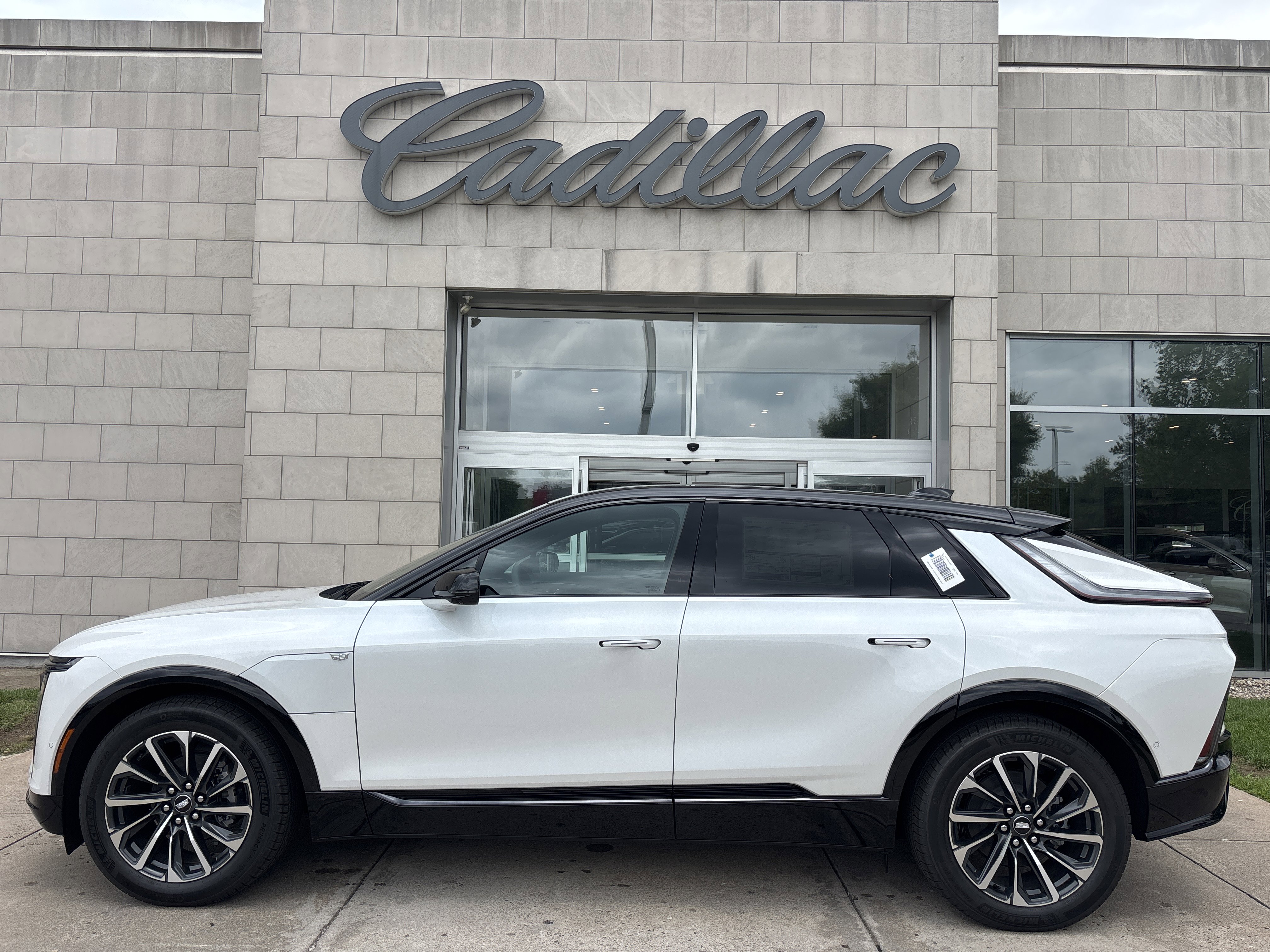 New 2025 Cadillac Lyriq Sport w/ LPO, Floor Liner Package image 10