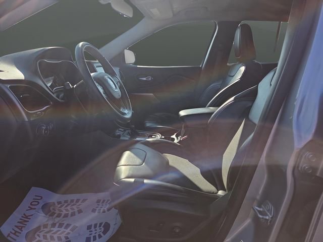 Used 2019 Jeep Cherokee Latitude Plus w/ Cold Weather Group image 4