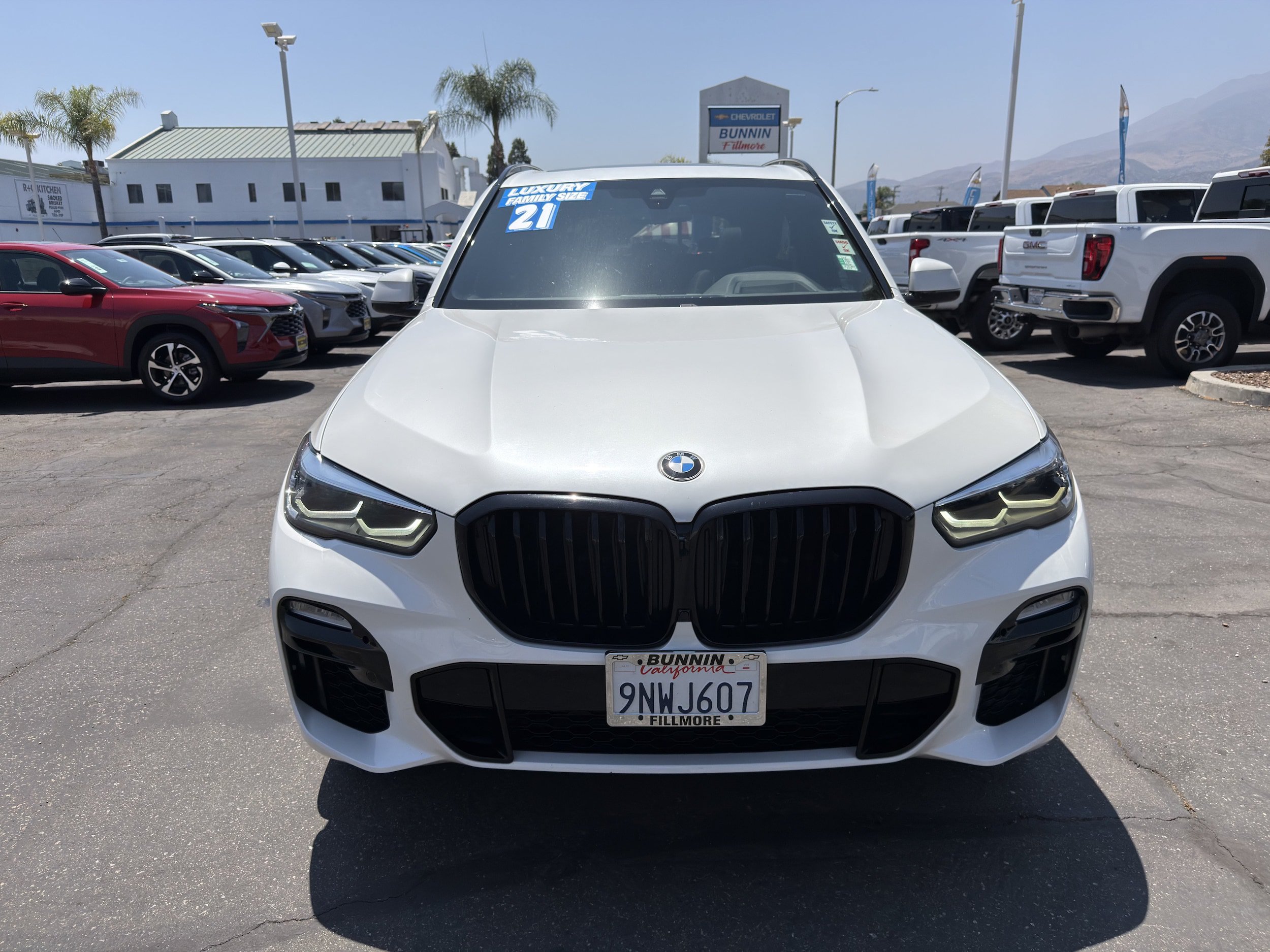Used 2021 BMW X5 xDrive40i w/ M Sport Package AWD/4WD image 3