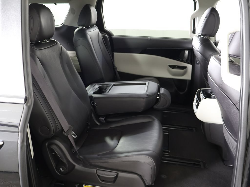 Certified 2024 Kia Carnival EX FWD image 35