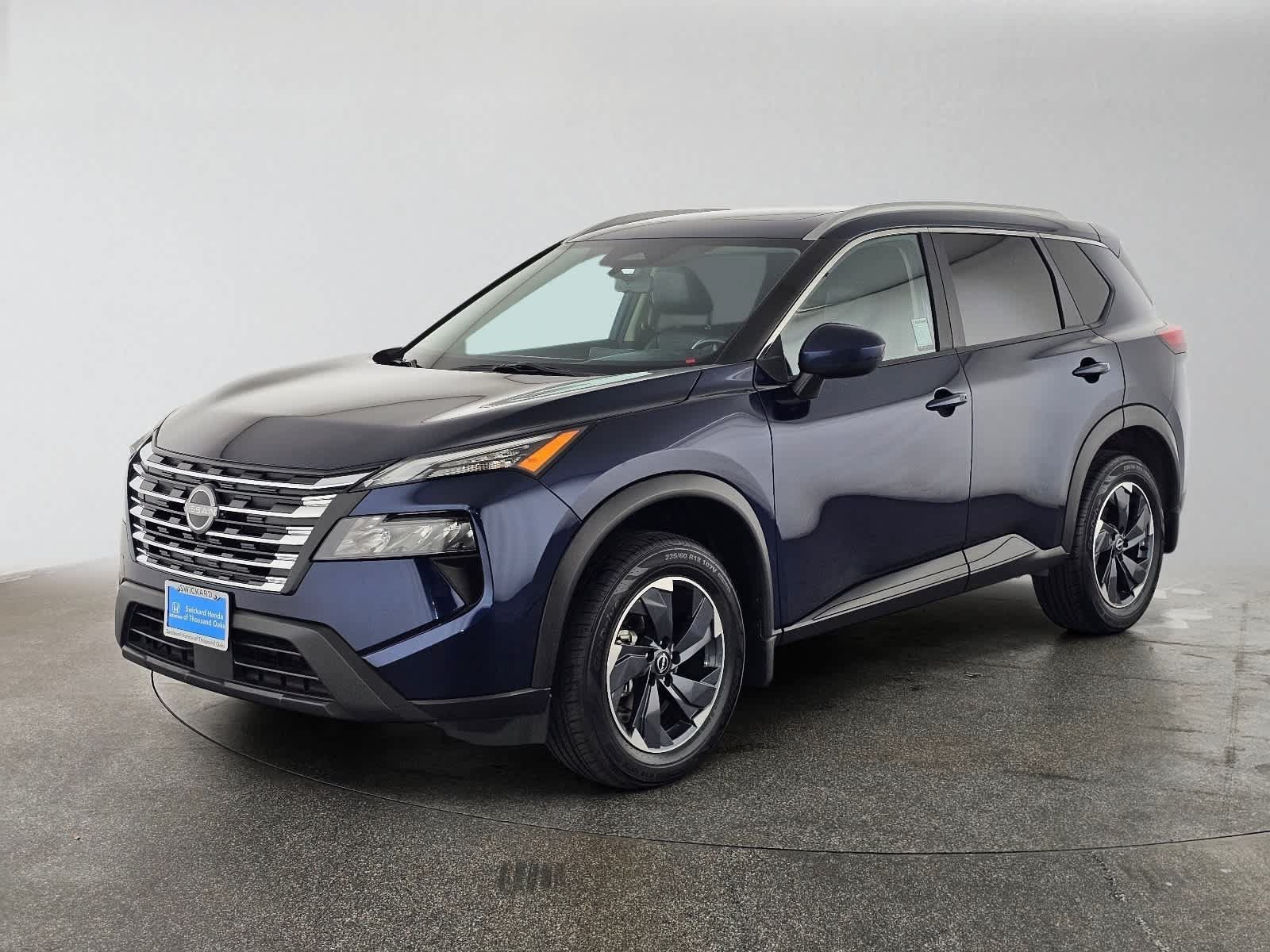 Used 2024 Nissan Rogue SV w/ SV Premium Package AWD/4WD image 7