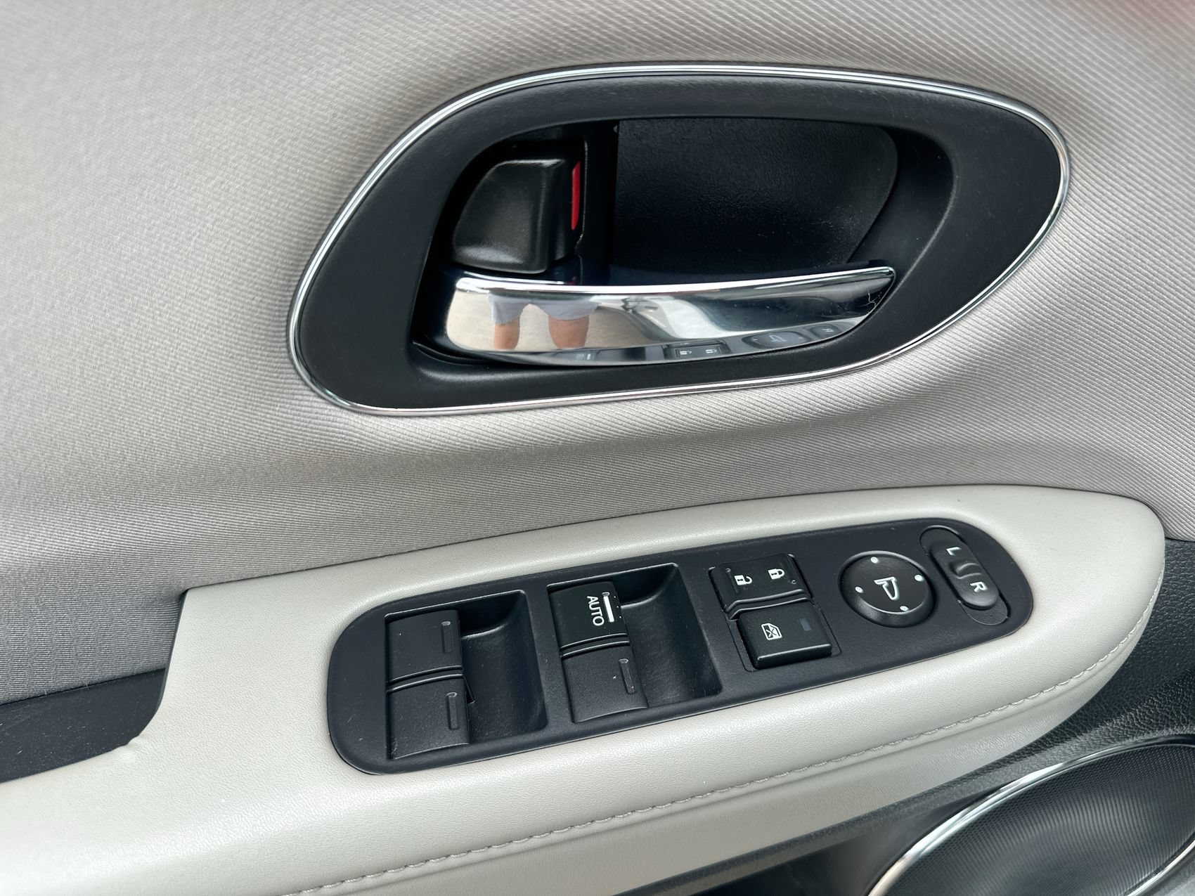 Used 2016 Honda HR-V EX image 13