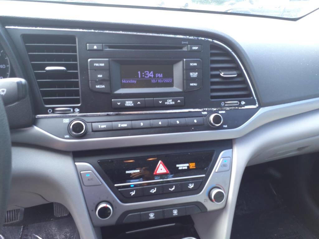 Used 2017 Hyundai Elantra SE FWD image 13