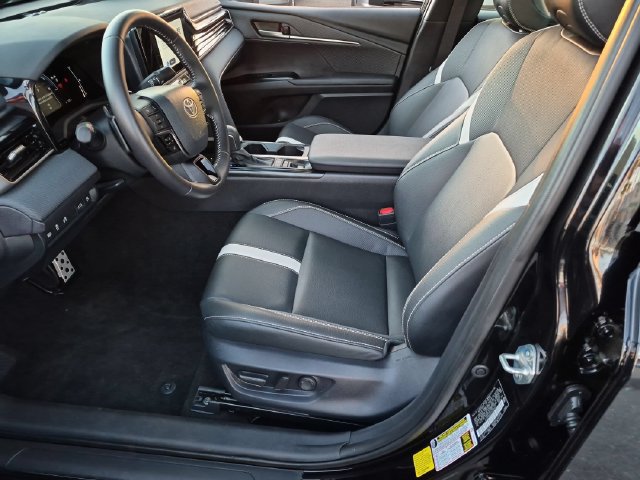 Used 2026 Toyota Camry SE FWD image 13
