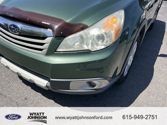 Used 2011 Subaru Outback 2.5i Premium w/ All-Weather Pkg AWD/4WD image 9