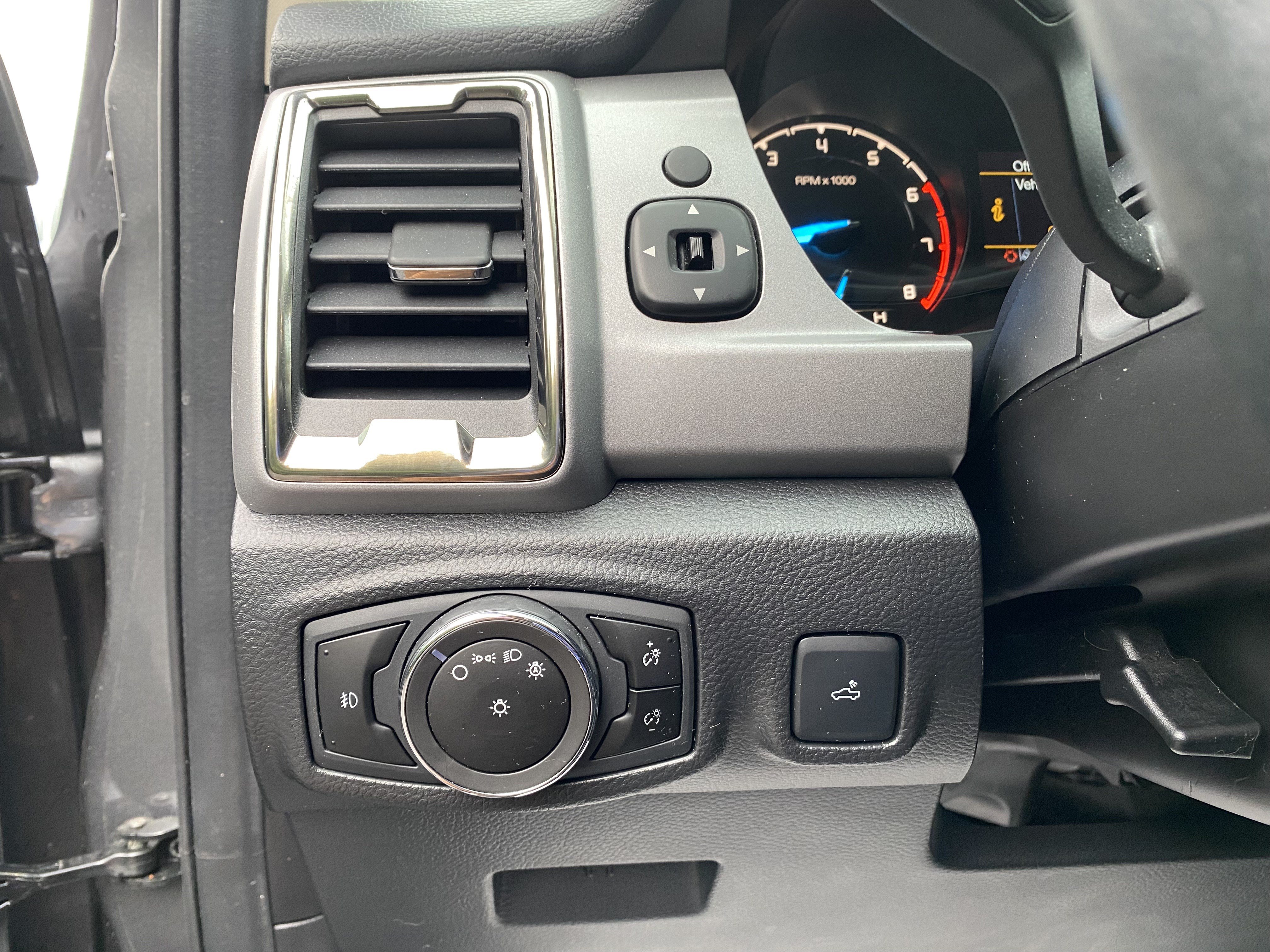 Used 2023 Ford Ranger XLT w/ Equipment Group 301A Mid RWD image 18