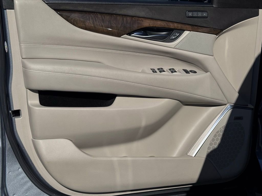 Used 2019 Cadillac Escalade Luxury image 22