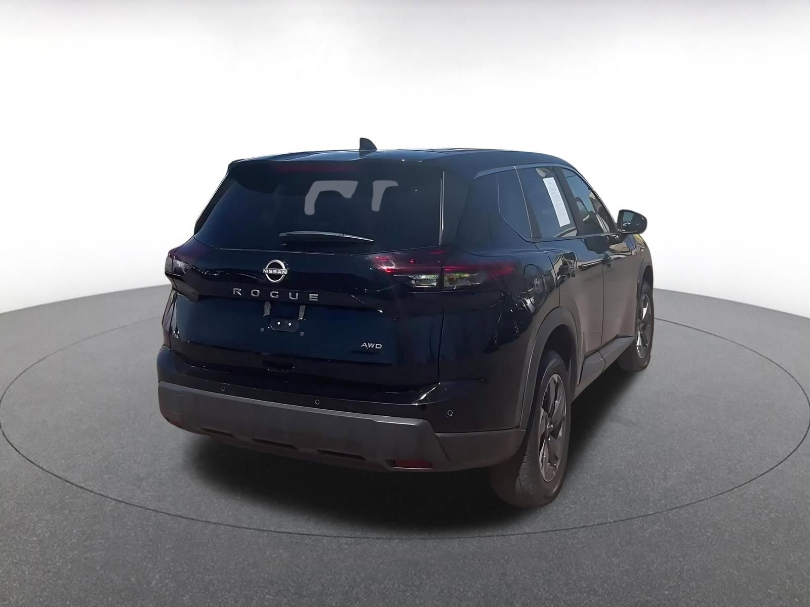Used 2025 Nissan Rogue SV image 15
