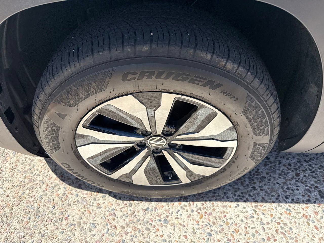 Used 2024 Volkswagen Atlas Cross Sport SE FWD image 6