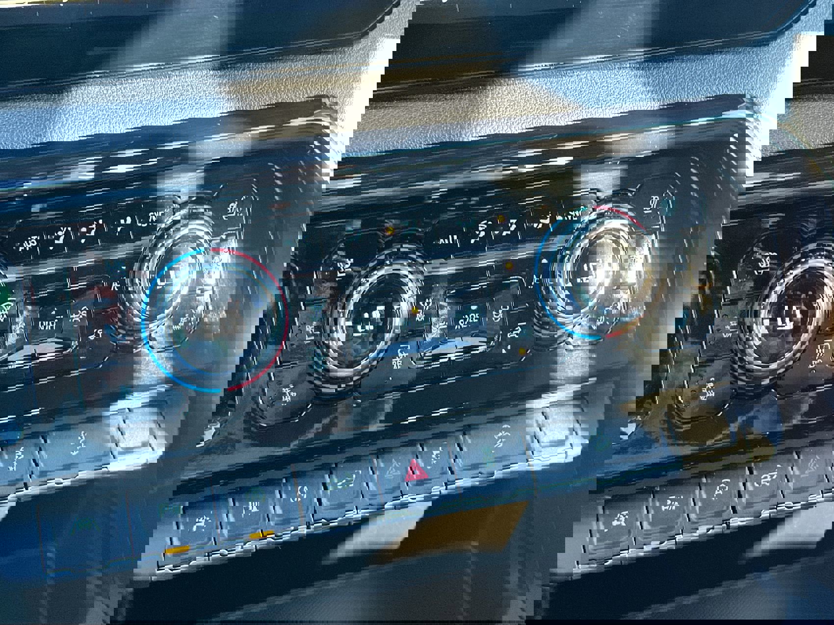 Used 2024 GMC Sierra 1500 AT4 w/ Technology Package image 19