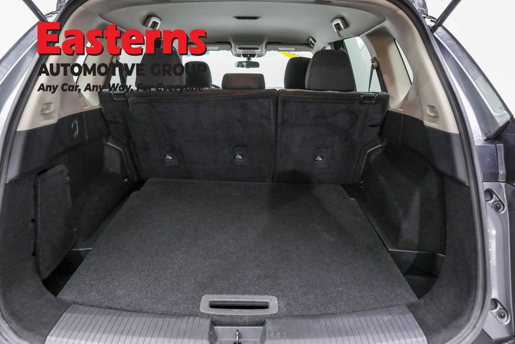 Used 2021 Nissan Rogue S image 9