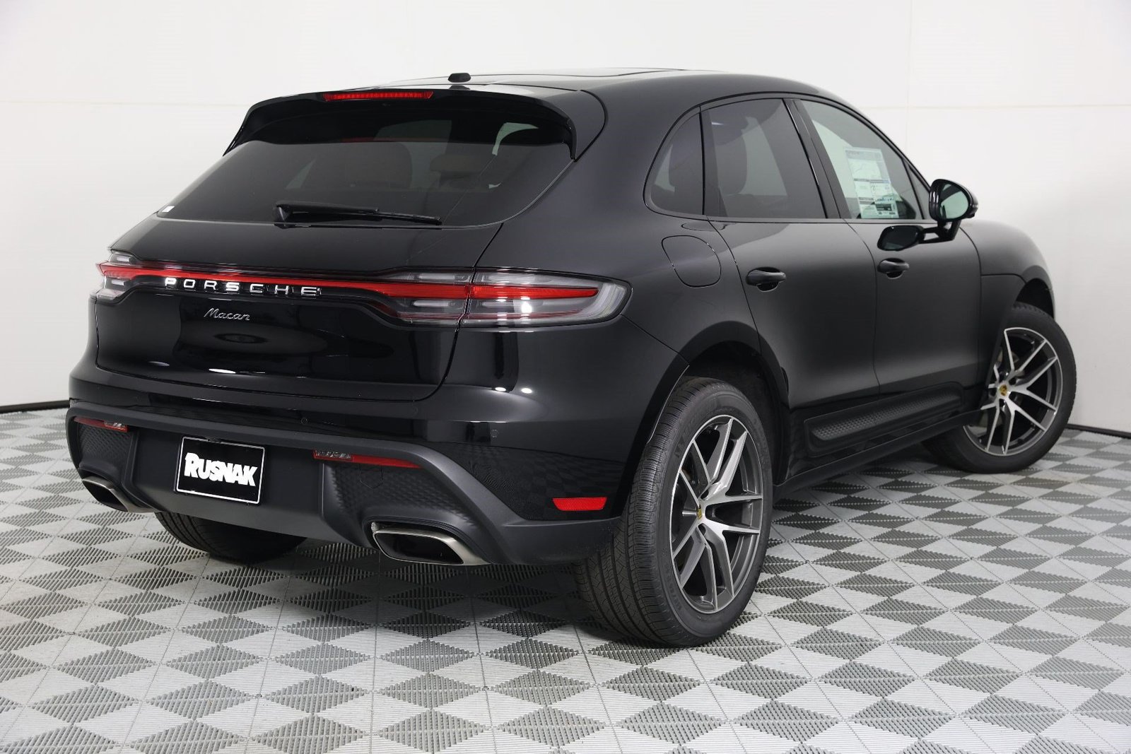 New 2026 Porsche Macan AWD/4WD image 7