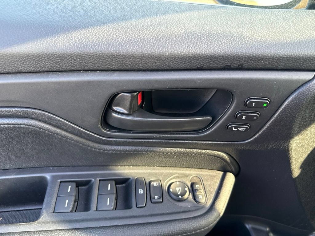 Used 2025 Honda Odyssey Sport-L image 18
