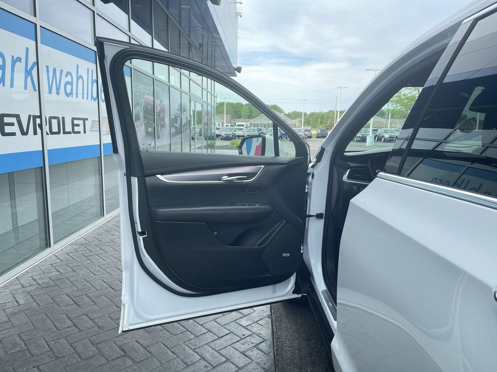 Used 2024 Cadillac XT6 Luxury w/ LPO, Floor Liner Package AWD/4WD image 22