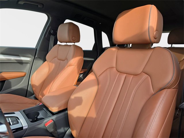 Certified 2025 Audi Q5 2.0T Premium w/ Convenience Plus Package image 18