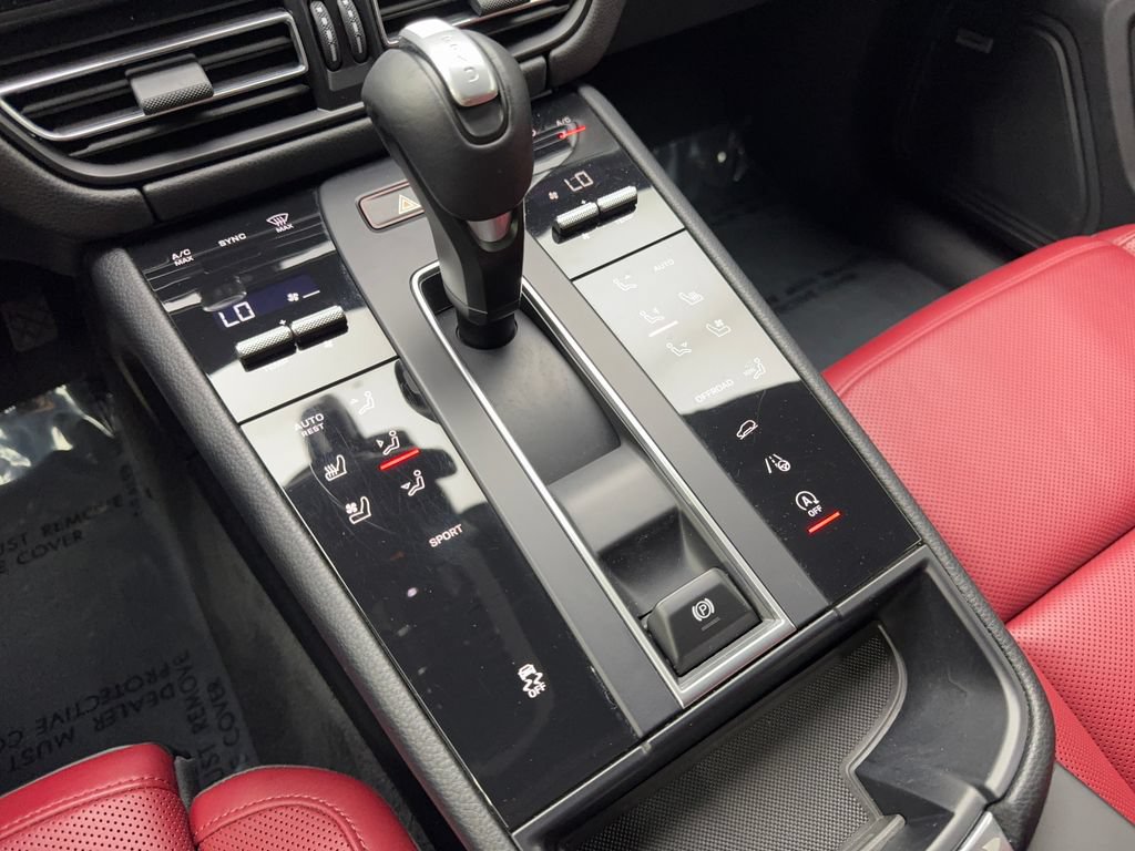 Used 2022 Porsche Macan AWD/4WD image 65