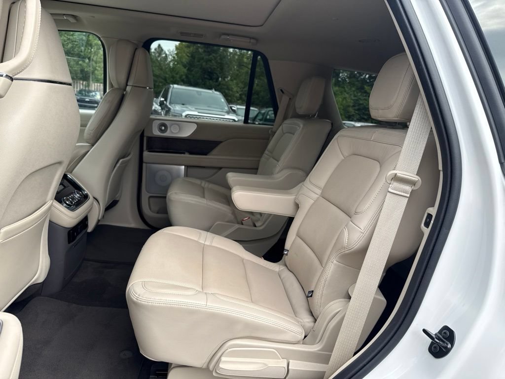 Used 2021 Lincoln Navigator Reserve w/ Luxury Package AWD/4WD image 50
