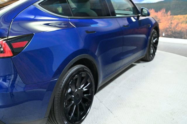 Used 2021 Tesla Model Y Long Range image 8
