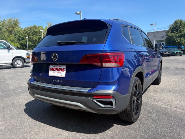 Used 2023 Volkswagen Taos SE w/ Panoramic Sunroof Package FWD image 5