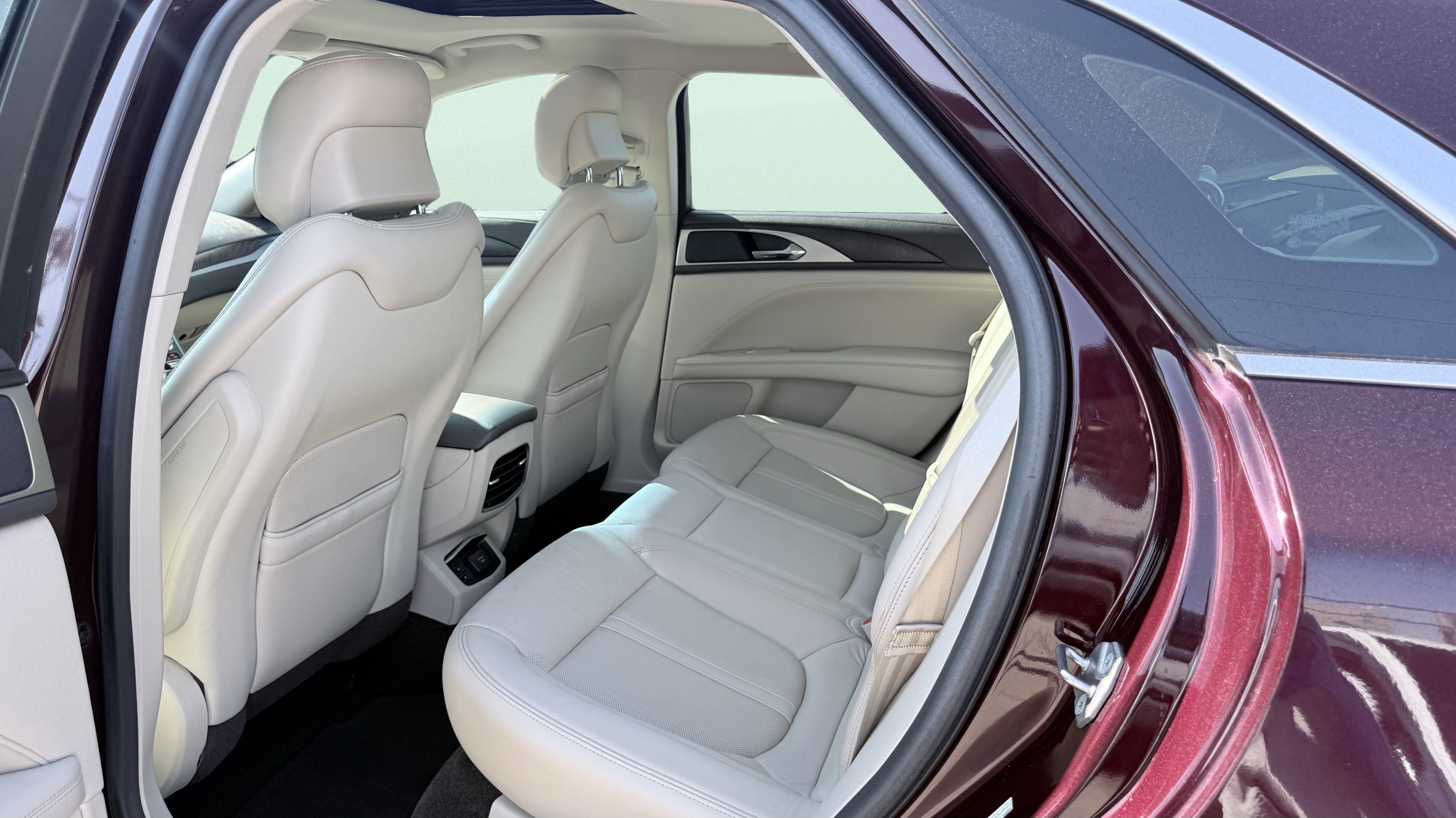 Used 2017 Lincoln MKZ Reserve FWD image 23