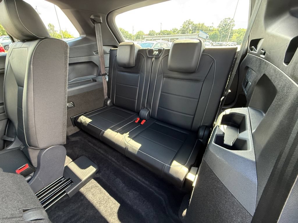 Used 2021 Volkswagen Tiguan SE R-Line FWD image 25
