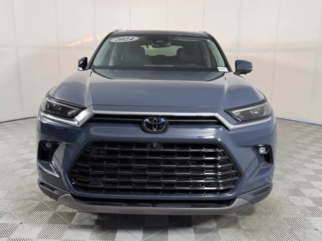 Used 2024 Toyota Grand Highlander AWD image 11