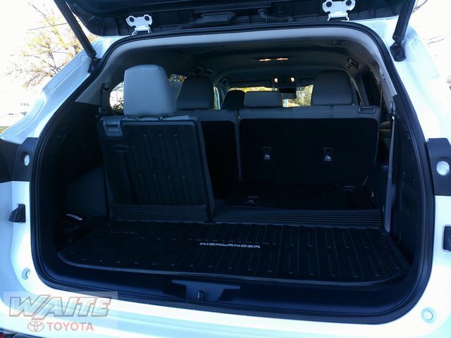 Certified 2023 Toyota Highlander LE image 27