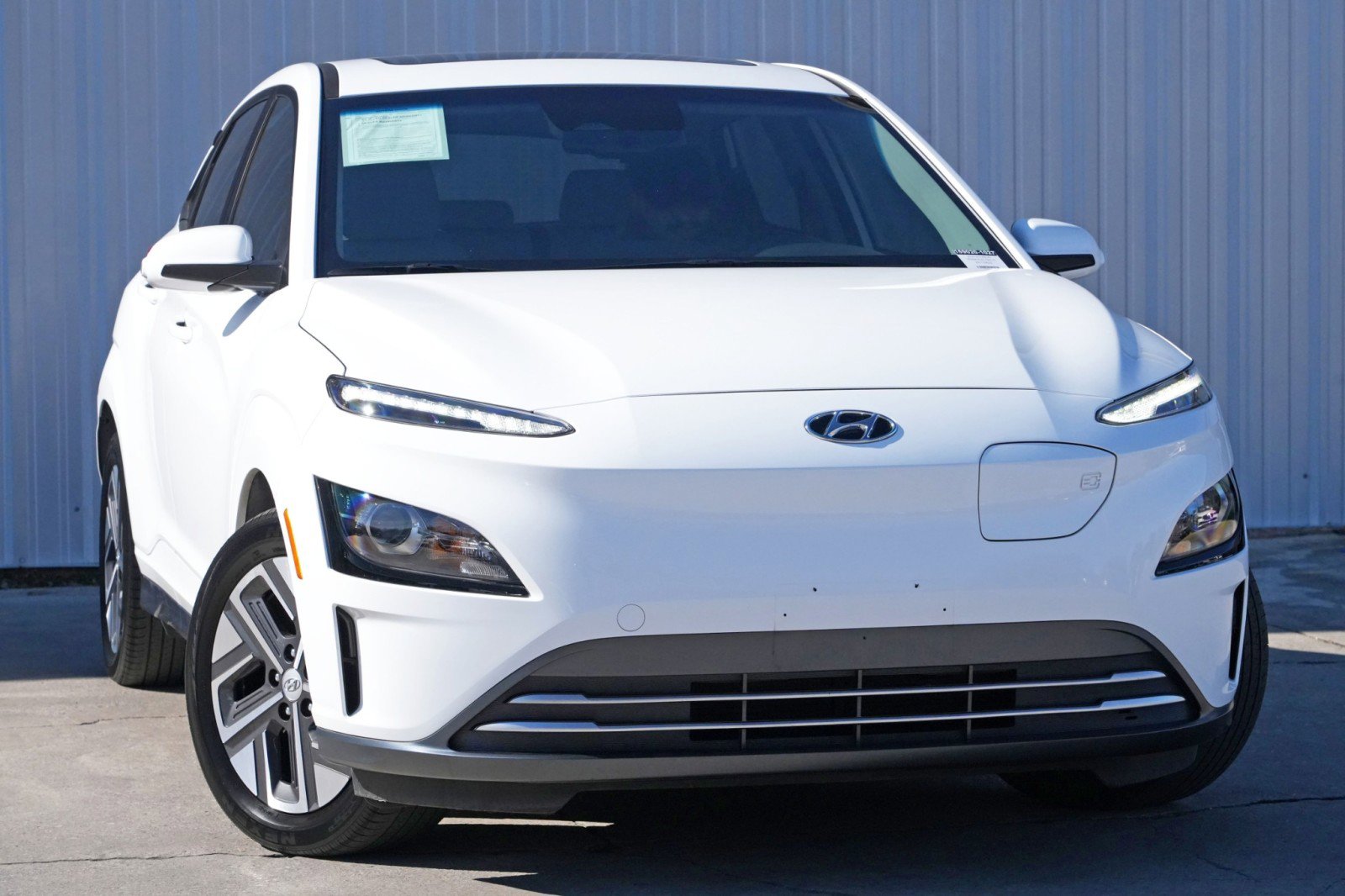 Used 2022 Hyundai Kona SEL w/ Convenience Package image 2