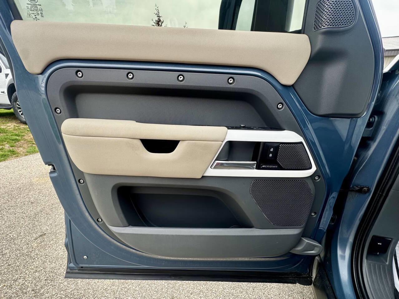 Used 2020 Land Rover Defender 110 SE image 29