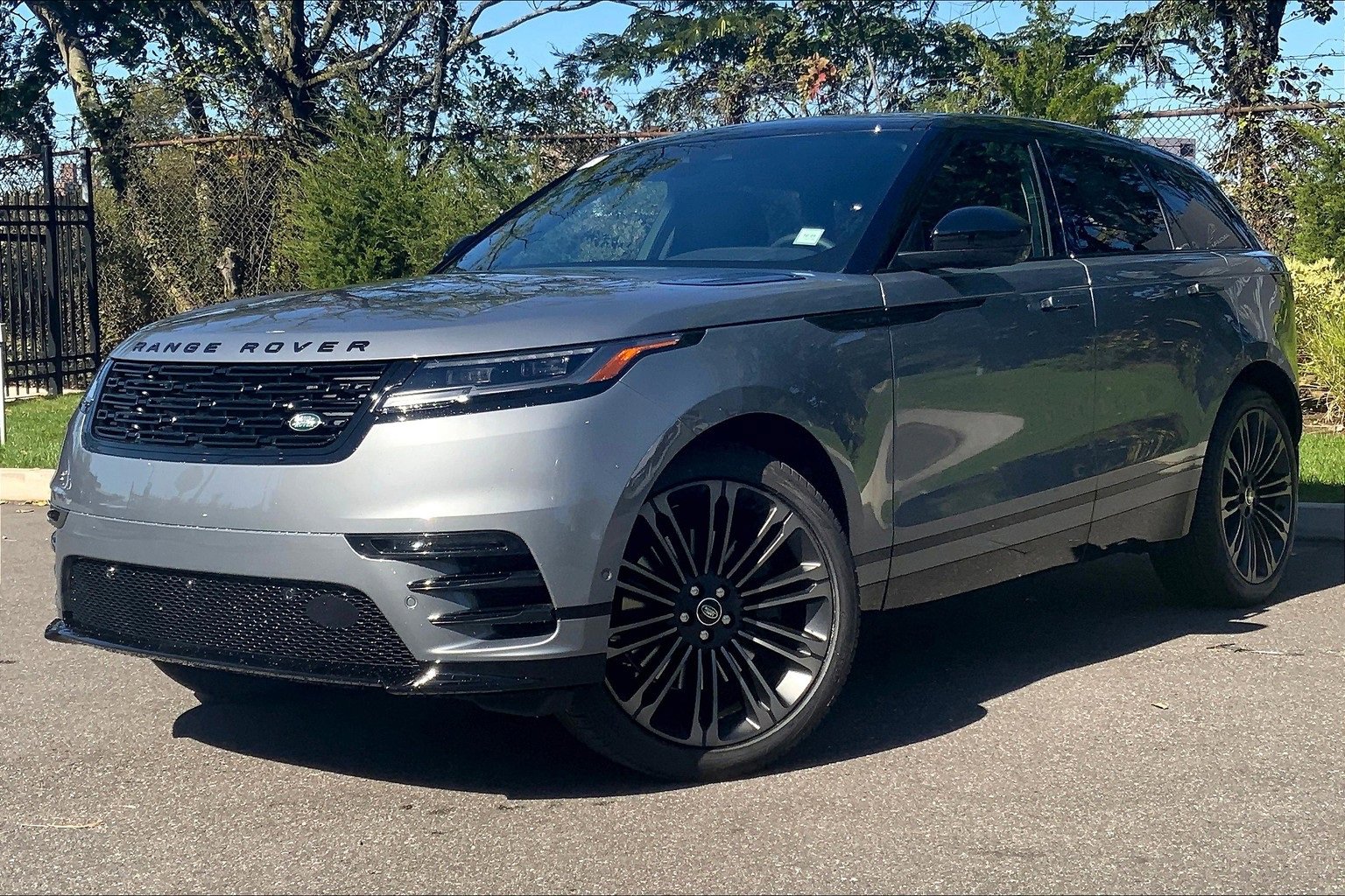 New 2026 Land Rover Range Rover Velar Dynamic SE