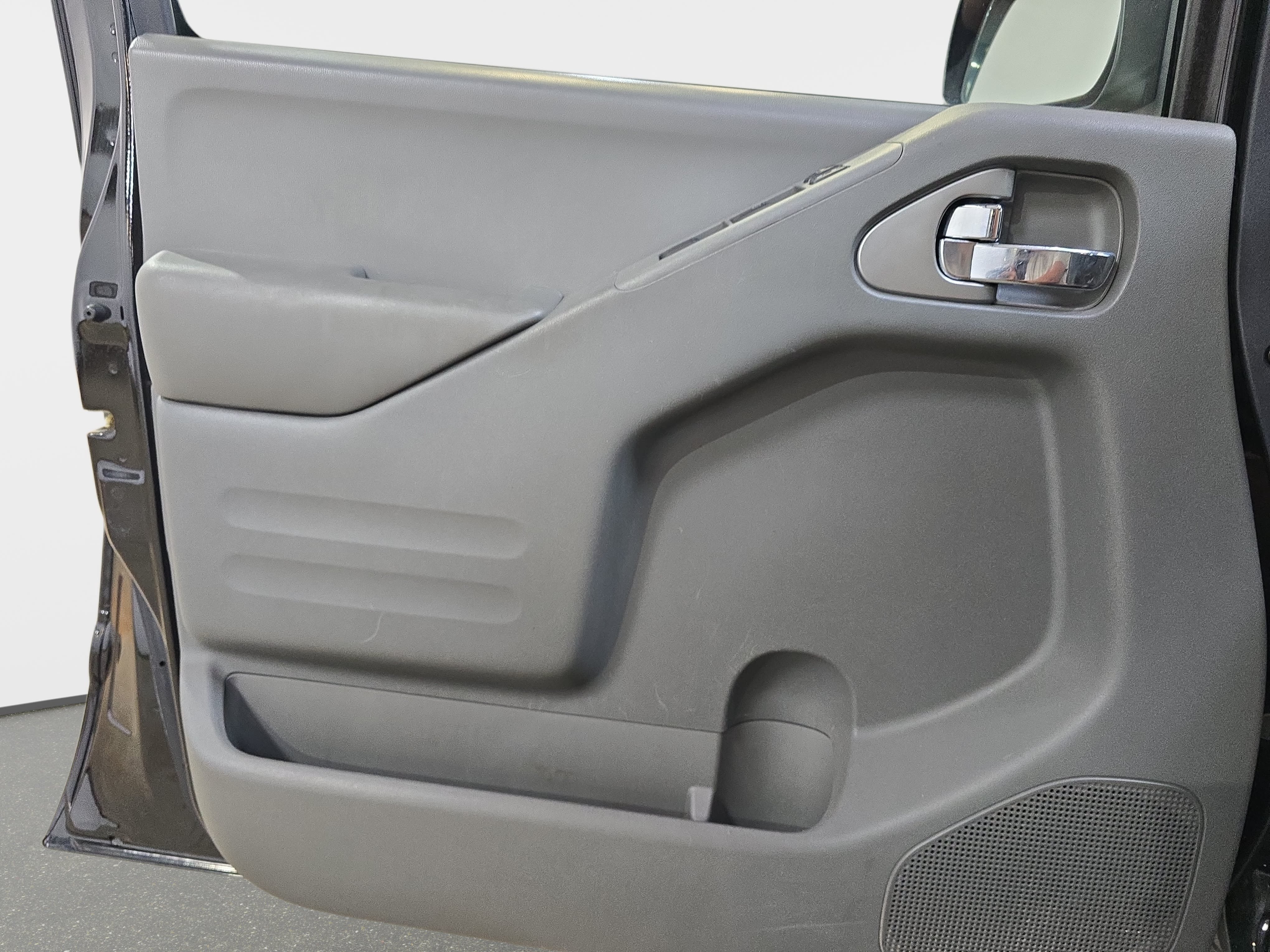 Used 2018 Nissan Frontier SV AWD/4WD image 24
