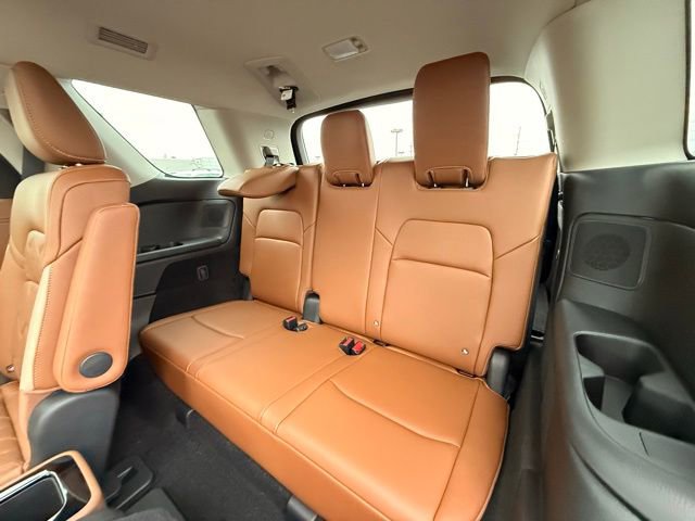 New 2026 Nissan Pathfinder Platinum image 16