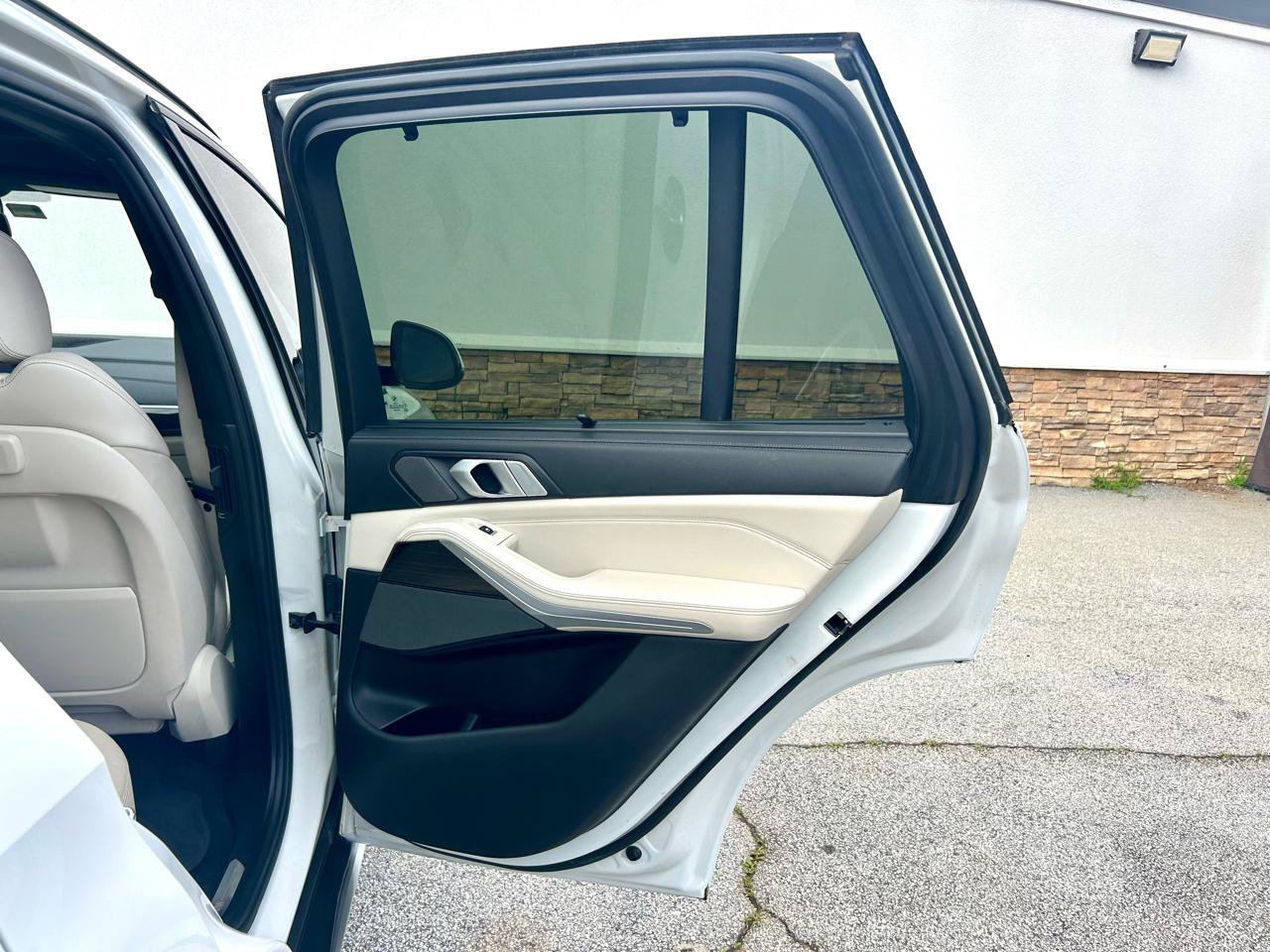 Used 2019 BMW X5 xDrive40i w/ Premium Package 2 AWD/4WD image 23
