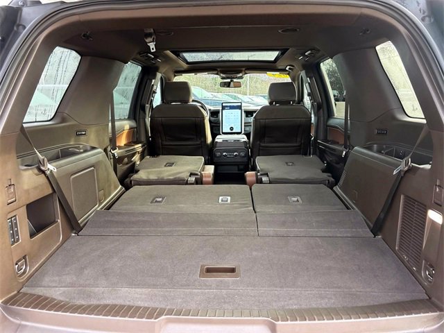 Used 2024 Ford Expedition King Ranch image 19