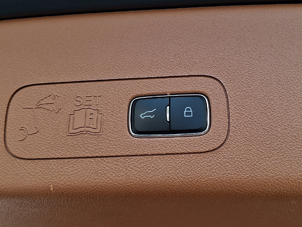 Certified 2023 Lincoln Aviator Black Label w/ Dynamic Handling Package AWD/4WD image 30