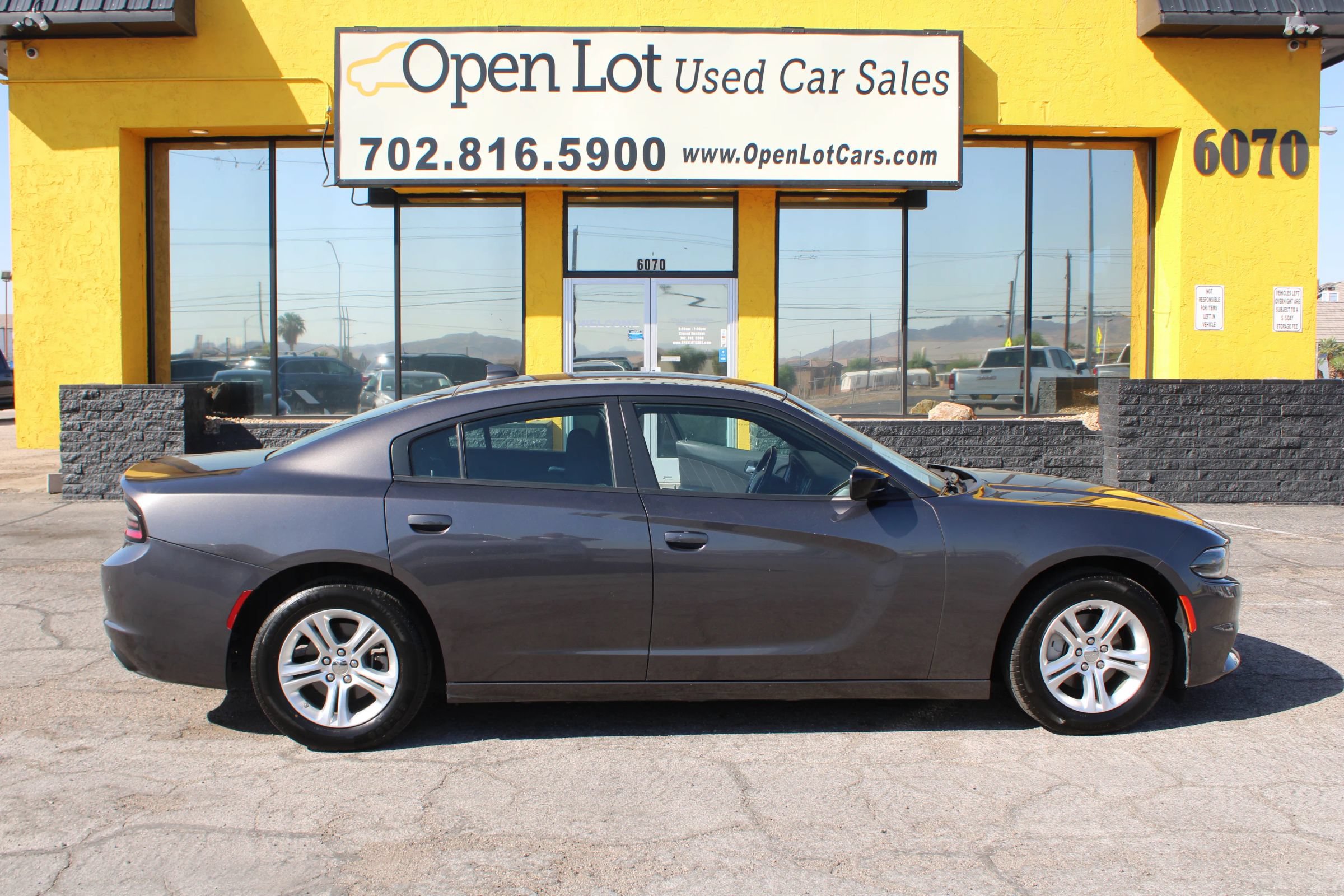 Used 2023 Dodge Charger SXT RWD image 4