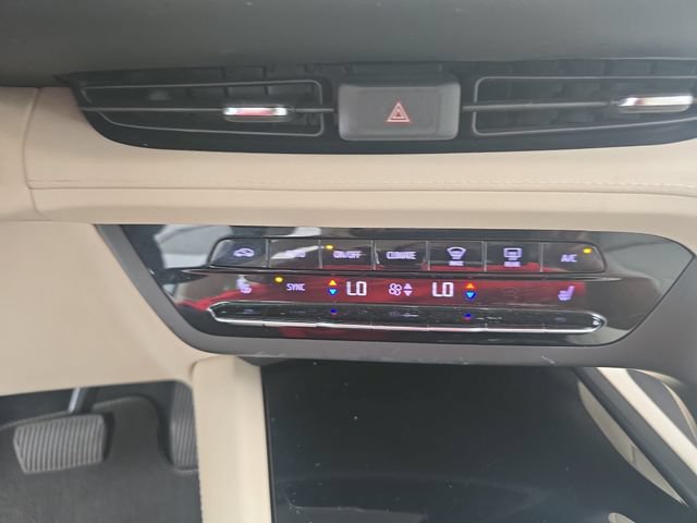 Used 2023 Buick Envision Essence w/ Technology Package I AWD/4WD image 26
