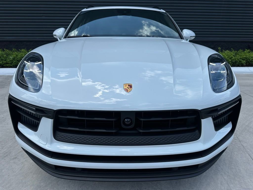 Certified 2025 Porsche Macan S image 7