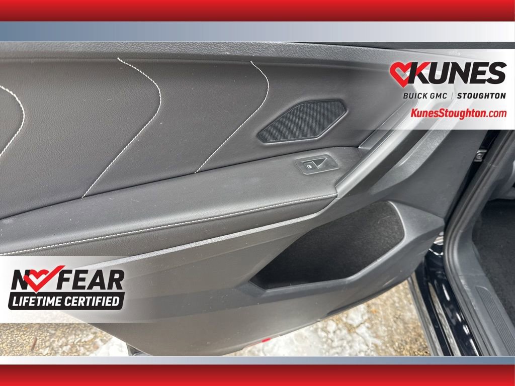 Used 2024 Volkswagen Tiguan Wolfsburg Edition image 33