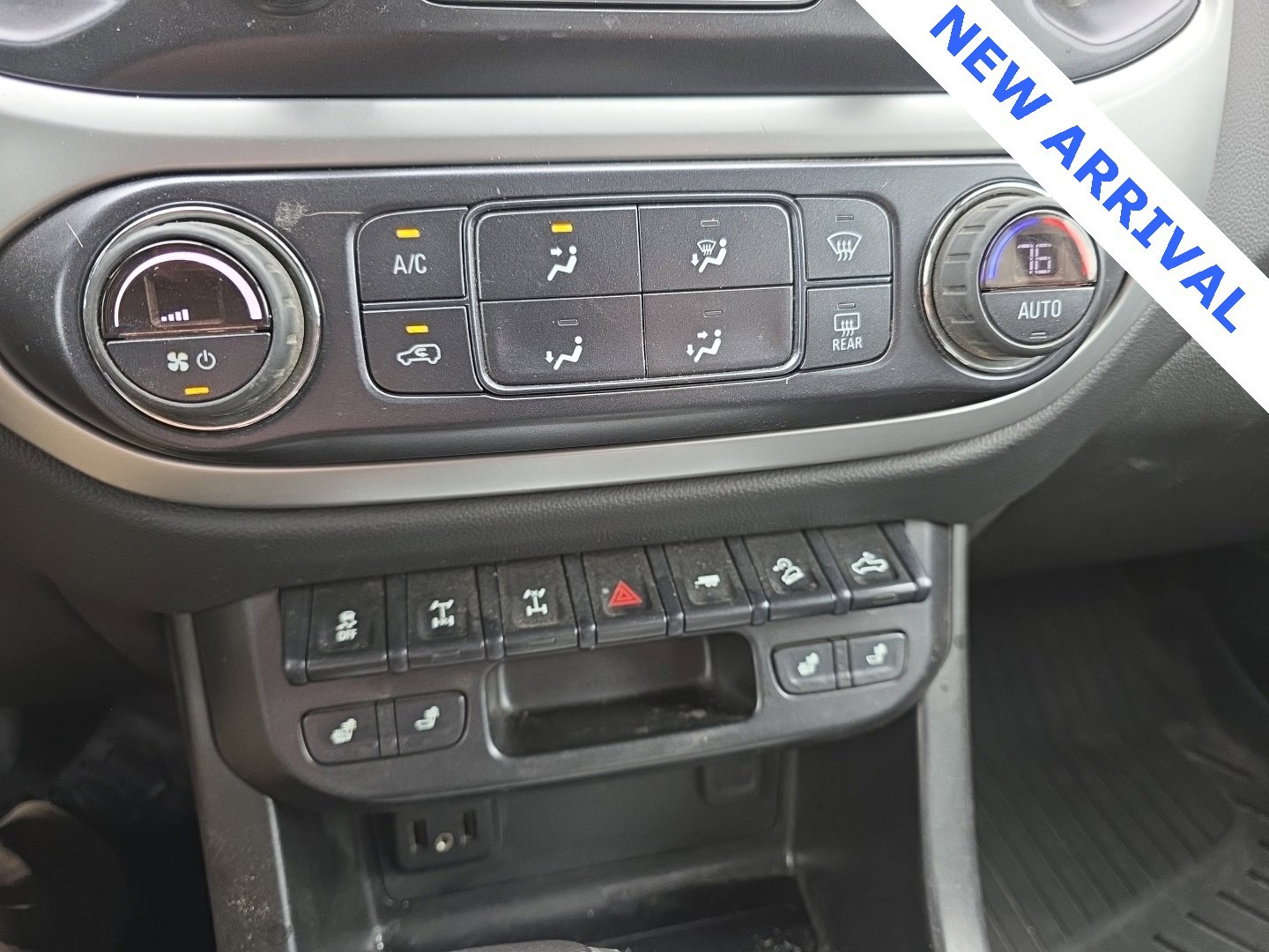 Used 2021 Chevrolet Colorado ZR2 w/ Colorado ZR2 Bison Edition image 24