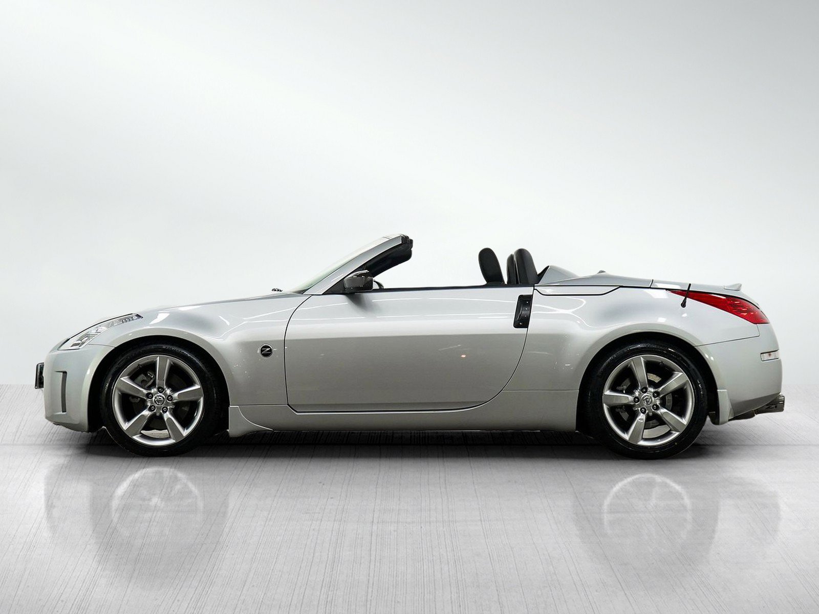 Used 2007 Nissan 350Z Enthusiast RWD image 3