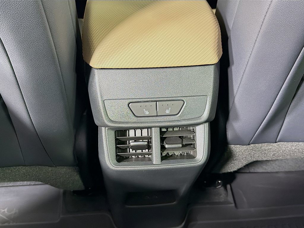 New 2027 Chevrolet Equinox ACTIV w/ Safety and Technology Package AWD/4WD image 21