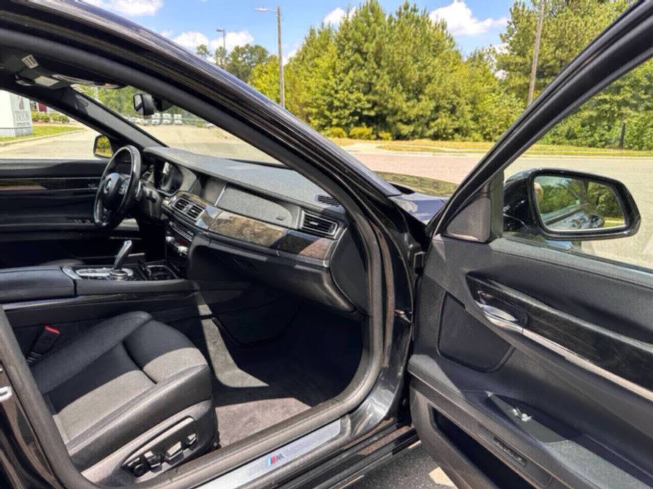 Used 2015 BMW 740Li xDrive image 19